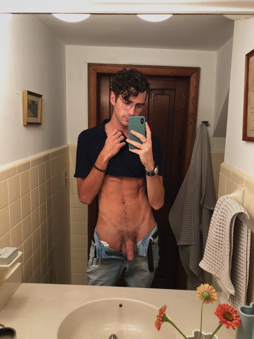 Oops 😬 https://t.co/F84z3Q41gS