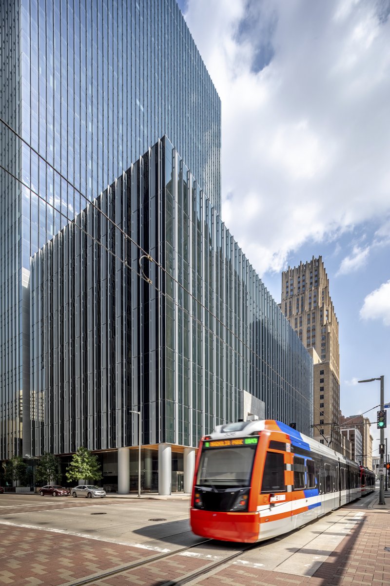 WINNER, WINNER!
The <a href="/BankofAmerica/">Bank of America</a> Tower Garage was recently chosen as a 2021 <a href="/IPMInow/">International Parking & Mobility Institute</a> Awards of Excellence honoree for the "Best Design of a Mixed-Use Parking &amp; Transportation Facility!"
issuu.com/theparkingprof…
#MooreProjects