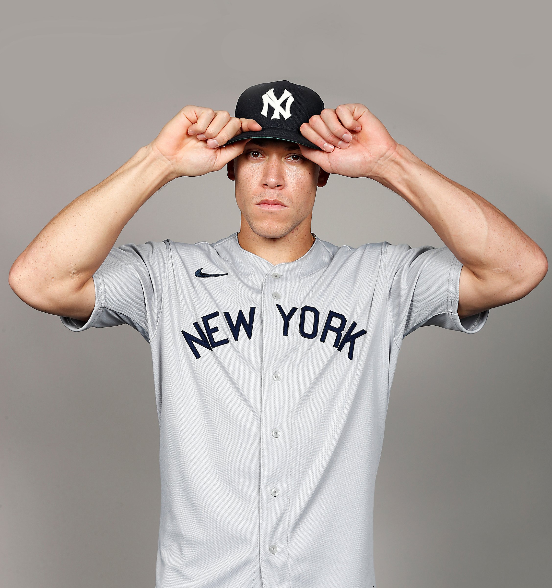 FOX Sports: MLB on X: The White Sox & Yankees will wear throwback  uniforms for the Field of Dreams game 😍 📷: @MLB   / X