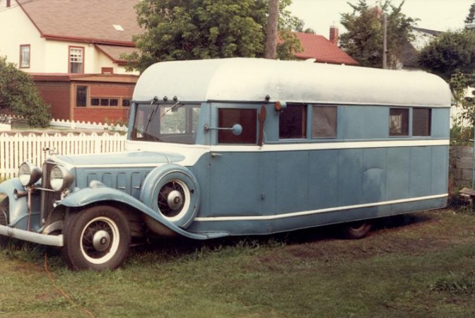 SciTechMuseum's tweet photo. QUESTION: If you were to go on a #RoadTrip this summer would you use this #MotorHomeโ๐ค๐ฃ๏ธ. This 1932 motor-home was owned by two brothers in Thunder Bay, ON about twenty years before motor-homes gained commercial popularity!
#TBT #RetroRV https://t.co/qso5FXrBeo