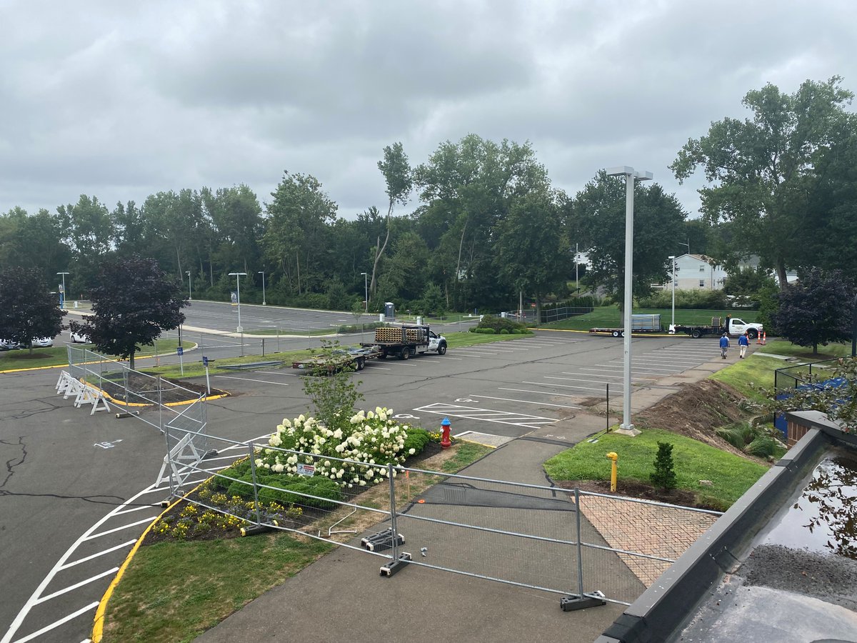 Check it out Charger Nation!!! 👀👀

It's getting real now. Fences are going up, big machines are coming in! It's construction time 🚧 🚜 🔨 🧱️ ⚠️

#BuildingfortheFuture #GetChargedUp