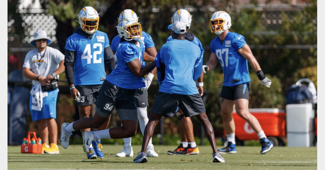 CoachHawk_k9's tweet photo. Thank you to Coach Staley &amp; @chargers for a 1st class experience during my internship. This was an amazing opportunity to learn and grow as a coach &amp; person. I am extremely grateful to everyone who was apart of this unforgettable journey. #BoltUp https://t.co/qLdoCBdZum
