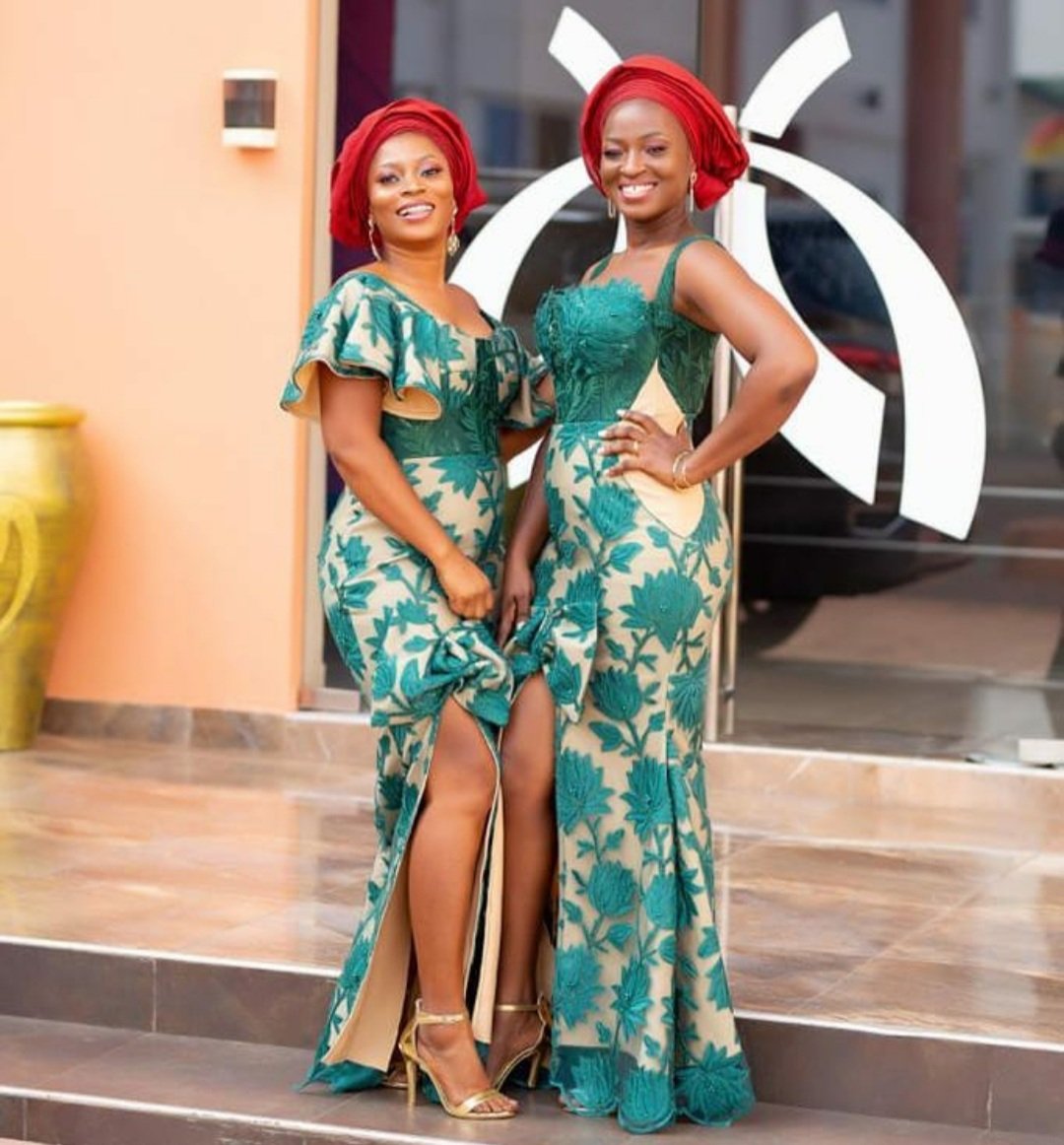 GironshiaEvents's tweet photo. Our beautiful ladies on fleek 😍 
#decor #localbar #accraghana #asaana #sobolo #love #setups https://t.co/sFfSnSgvav