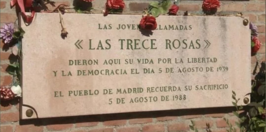 mpozueloc's tweet photo. Porque fueron, somos. Porque somos, serán. 
#13Rosas #MemoriaHistórica https://t.co/xadGF2XUFT