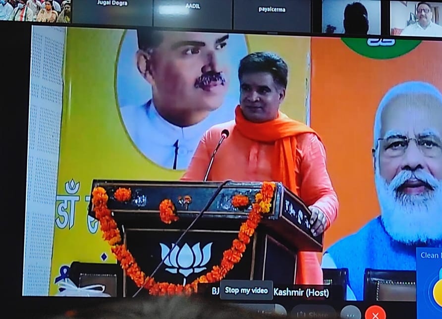 iamsatsharmaca's tweet photo. Flag hoisting Program at District Headquarters #ekatmtadiwas #2yearsof370abrogation #NayaJammuKashmir #JammuWest #Article370Abrogation
@blsanthosh ji https://t.co/96uQpoKVNU