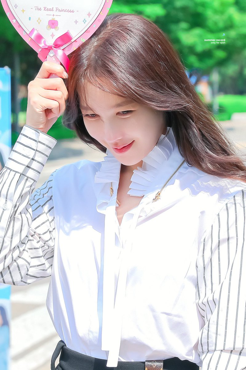 summerecords's tweet photo. 생일 축하해 ₍ᐢ..ᐢ₎♡
넌 언제나 나의 여름일 거야🐬

#SUMMERJIAHDAY 
#지아와_함께한_여름의_나날들
#이지아 https://t.co/lmIgFcTMdE