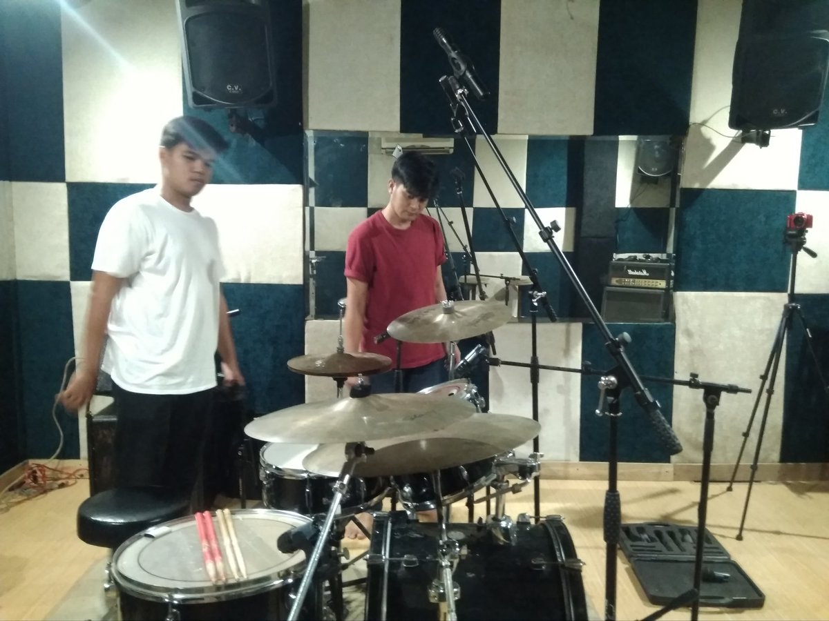 PMPMusicStudio1's tweet photo. #lotusnpigeon
#musik #musisi #drummer #drums #Recording #Studio 
@fdhlfazarm @rockinmiz https://t.co/dZLZo4xEqG