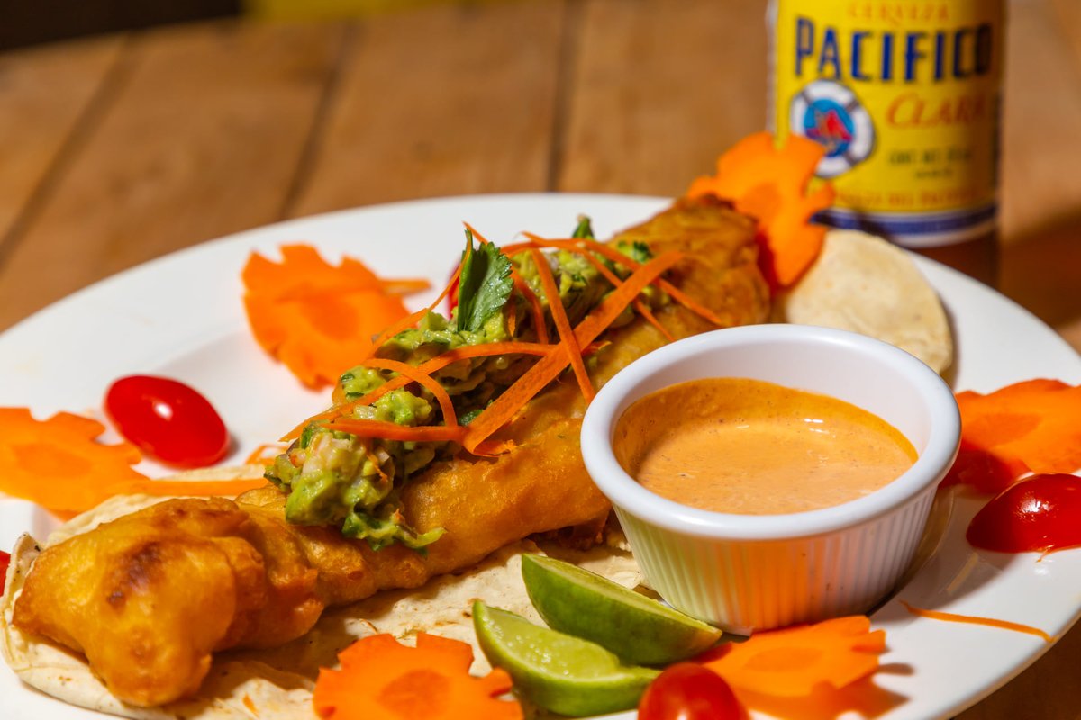 LaMalqueridaCSL's tweet photo. There’s no such thing as a bad day for tacos.

Or 2x1 cervezas.

#tacos #cabosanlucas #fishtacos #loscabos https://t.co/F7SJL6sv9C