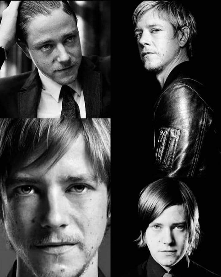 memamaesamorra's tweet image. #PoderosoHúmedo
Ya que andamos en esas...
Les dejo un poema. 🖤