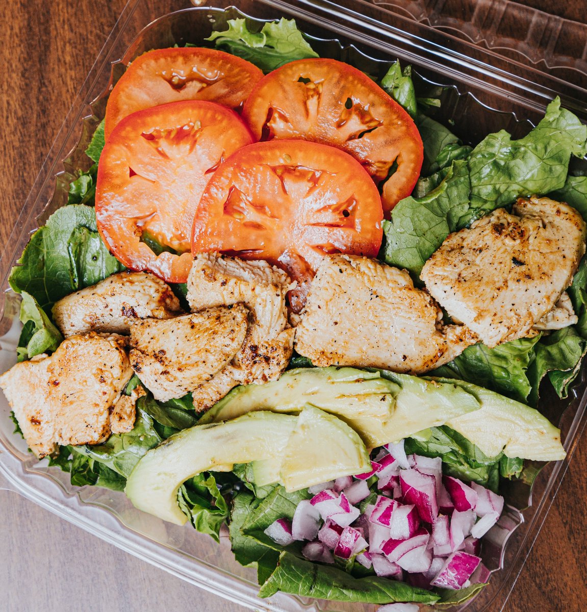 empirestatedeli's tweet photo. Have you tried one of our savory salads? Like this Central Park Salad made with Hot Herb-Roasted Chicken, Avocado, Roma Tomato, and Red Onion on a bed of Romaine Lettuce.  #whatsforlunch 

#saladdays #salad #avocadolovers #lunch #lunchtime #neworleans #delicious #deli #nolafood https://t.co/UV1x0wHk8M
