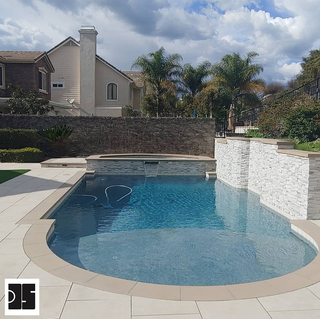 PeraTile's tweet image. ❤️ All about the clean lines.

We love this backyard pool and patio design using our DreamScapes Collection Ivory Limestone 24X24 pavers.

Learn More 👇

peratile.com/products/colle…