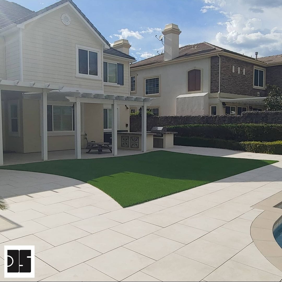 PeraTile's tweet image. ❤️ All about the clean lines.

We love this backyard pool and patio design using our DreamScapes Collection Ivory Limestone 24X24 pavers.

Learn More 👇

peratile.com/products/colle…