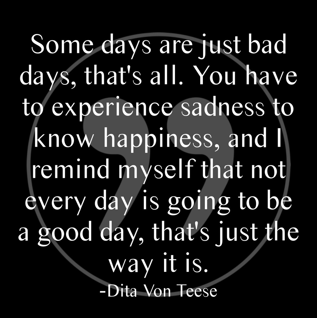 fixed_fight_'s tweet photo. A reminder for your Thursday 🤍💛🖤

💛🤟🏽🖤

Always remember that the fight is fixed, you already won; just stay in the fight. 

Gabrielle Nicole 
🌻
🌻
🌻
Follow @fixed_fight for more 
🌻
#fixedfight #thefightisfixed #blackmentalhealth #memetherapy #men https://t.co/OFpUSyJJX7