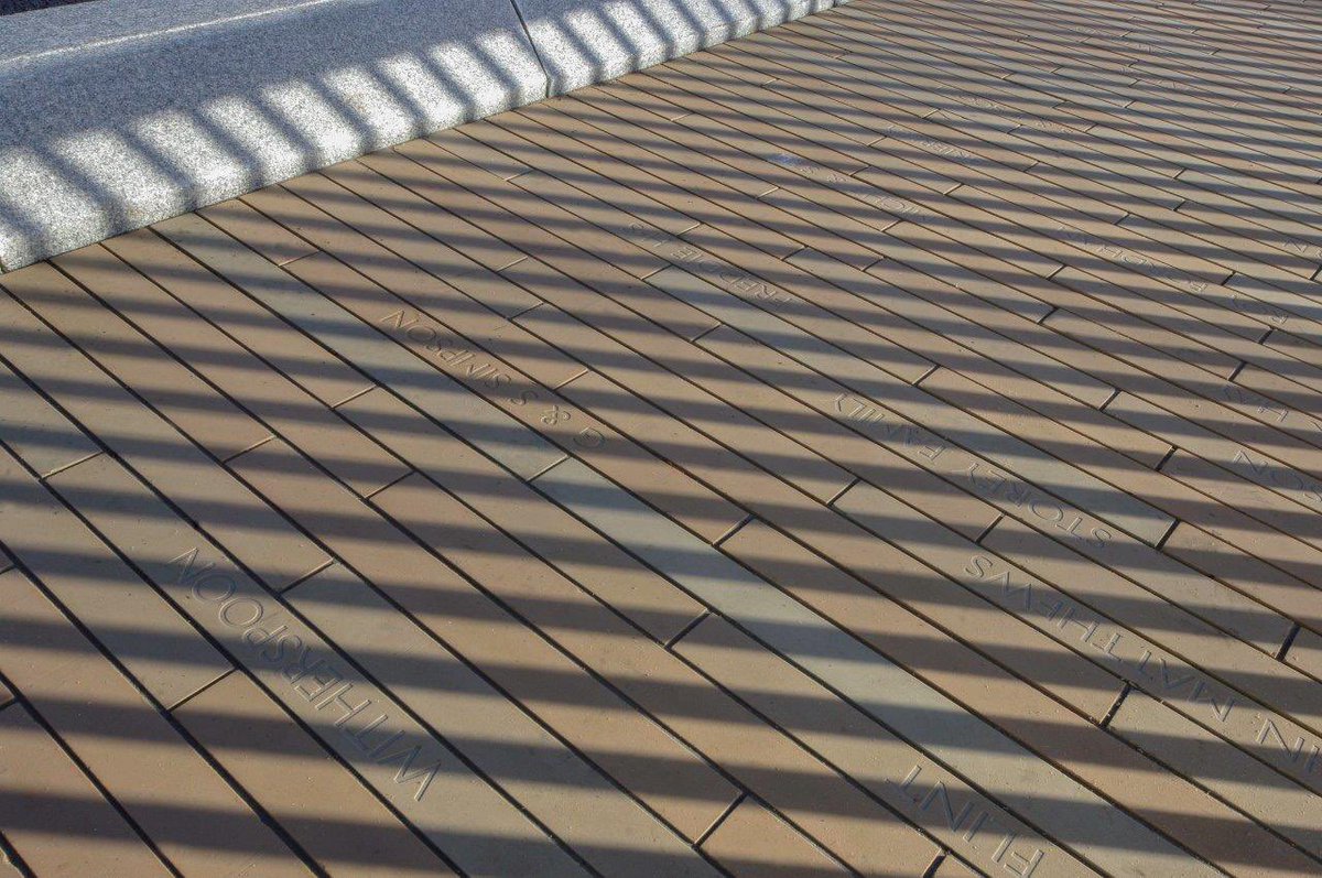 Hardscape_ENG's tweet photo. #ThrowbackThursday …almost 1️⃣2️⃣months ago!
The award-winning Pooley Bridge 🌁Ullswater 💦
#Inspired #design
Beige Pirineo #sandstone #pavers #laser-#etched #pavers
@CumbriaCC
#knightarchitects
@EricWrightGroup
#CycleToWorkDay 🚵♂️ https://t.co/uQ7Vzqcwv5
