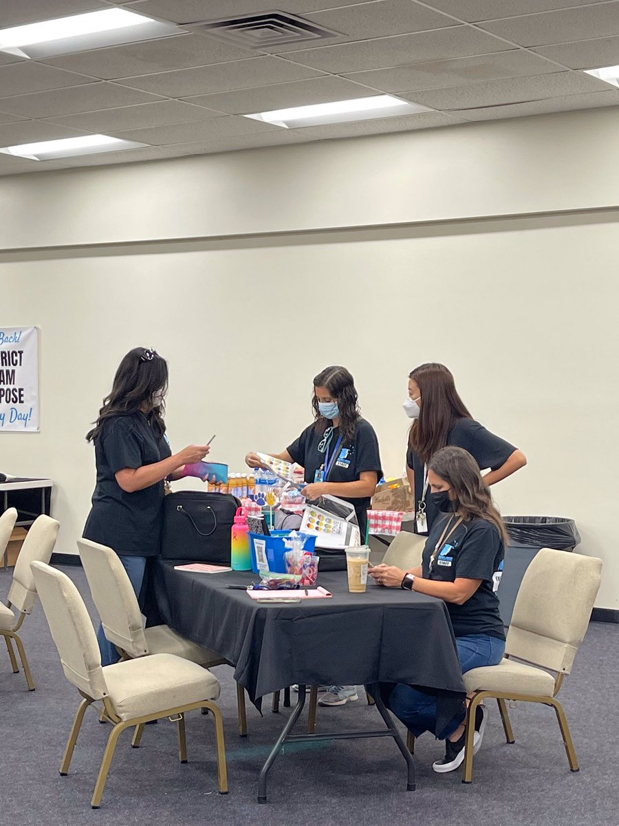 killianschool's tweet photo. A great start to a new school year! @RowlandSchools #BetterTogether #WeAreRUSD https://t.co/MDacV2cQX0