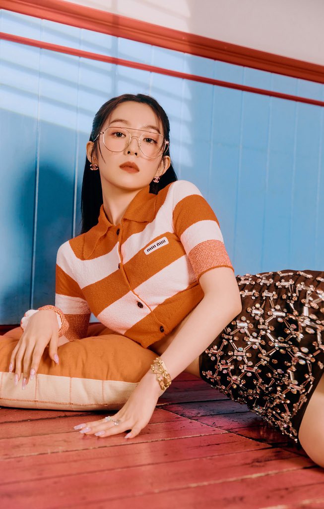 baejugyun's tweet photo. YOUR MAJESTY BAE IRENE

#IRENE #아이린 #RedVelvet #레드벨벳 https://t.co/ZntrEN1ob4