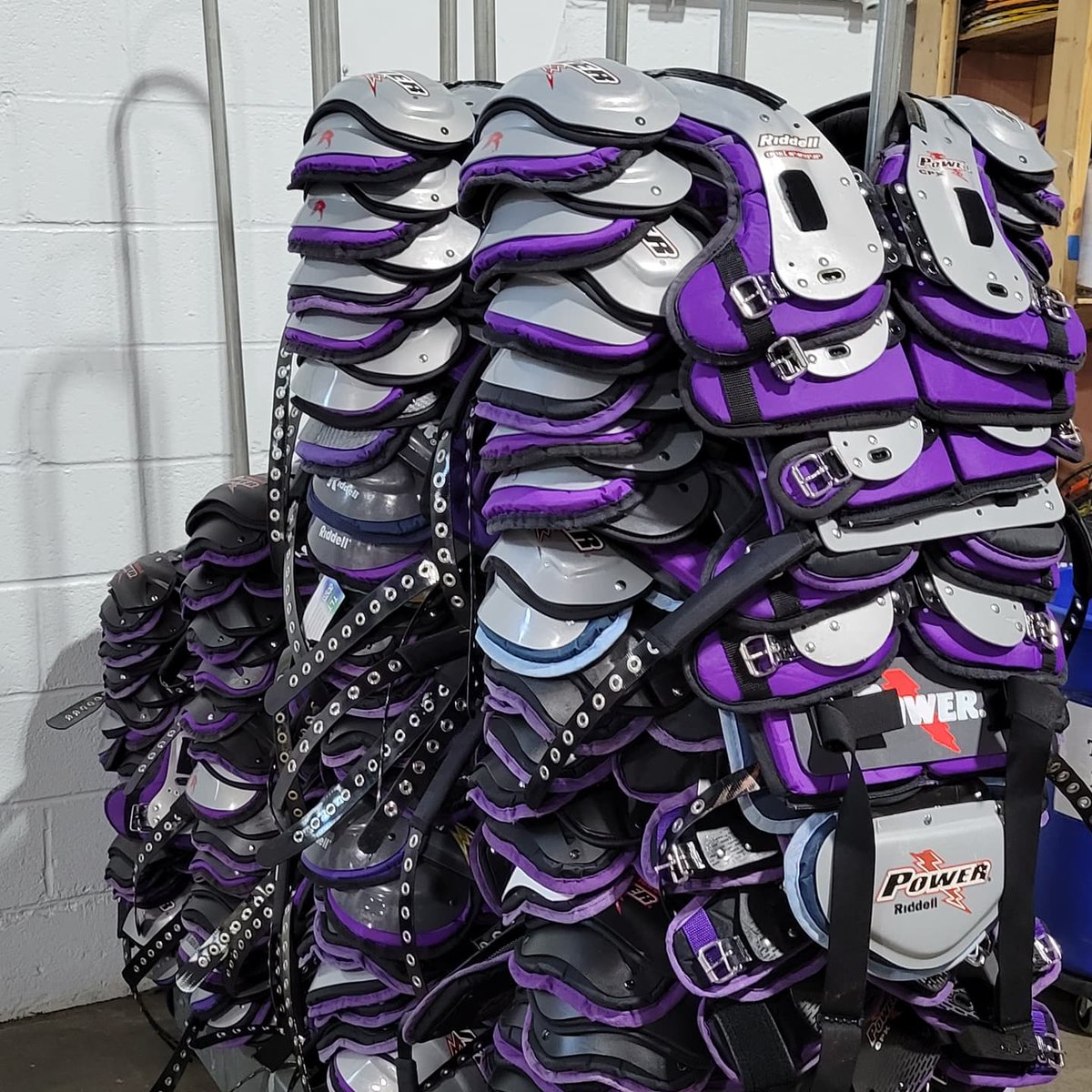 LPFsports's tweet photo. Football season is here! Baltimore City and Baltimore County schools are picking up equipment for their football programs all day.

Thank you to @ravens @underarmour  @BaltCitySchools @BaltCoPS @RavensCommunity for helping us get kids off the sidelines! https://t.co/sSMJGCIR4v