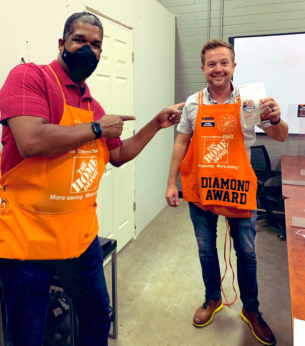 A very HUGE Congratulations to our AMAZING 🌟 STORE MANAGER Chris Caples on achieving his DIAMOND 💎 MILESTONE AWARD!! This is a huge accomplishment and we appreciate all you do!!! Welcome to the 3817 DIAMOND CLUB 💎!!!!