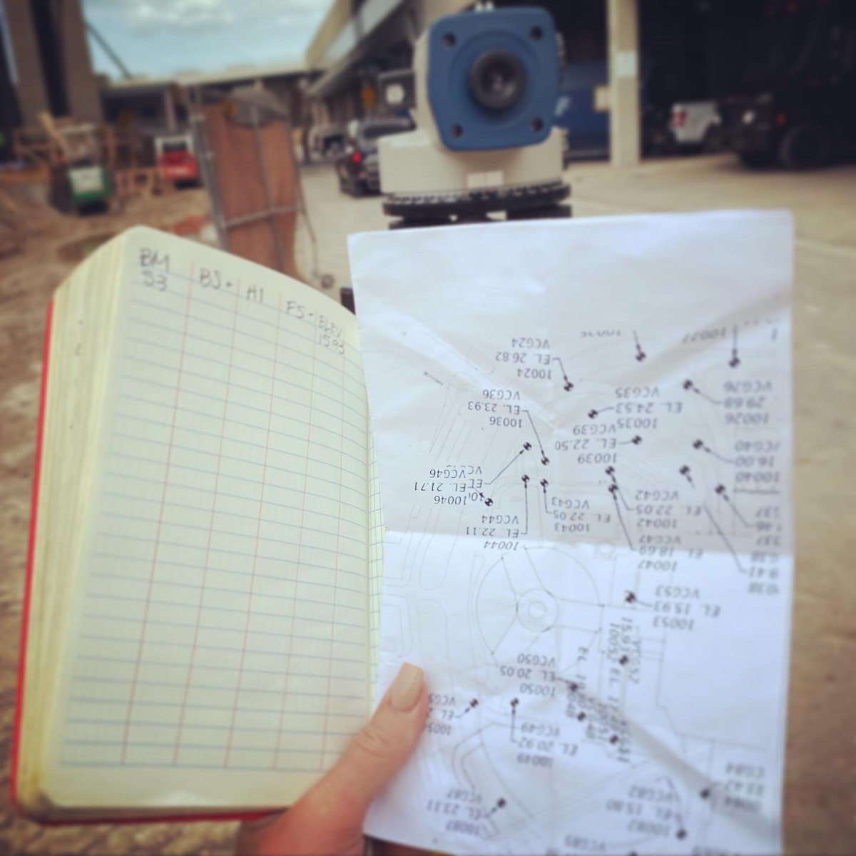 MSUCDPM's tweet photo. Working on the Tampa International Airport expansion project, Lily Q. is gaining incredible experience as a field engineer intern with @HenselPhelps in their southeast district. Working on unique projects like this helps bring classroom learning to life. #InternVisits #BearBuilt https://t.co/zg4gLtkWsQ