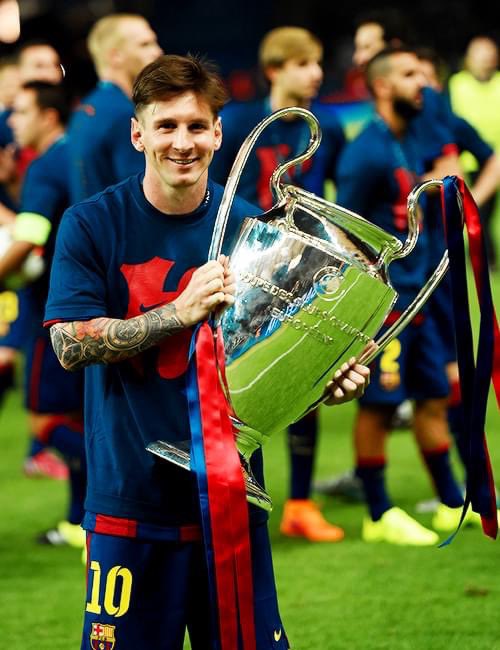 Deportestwt's tweet photo. 4 Champions League 
10 La Liga 
7 Copa Del Rey Trofeo
3 Mundial de clubs
8 Supercopa De España 
3 Supercopa De Europa

17 temporadas
778 partidos
672 goles
305 asistencias

Se va LIONEL MESSI del Barcelona.

https://t.co/OCIpKVTV6r