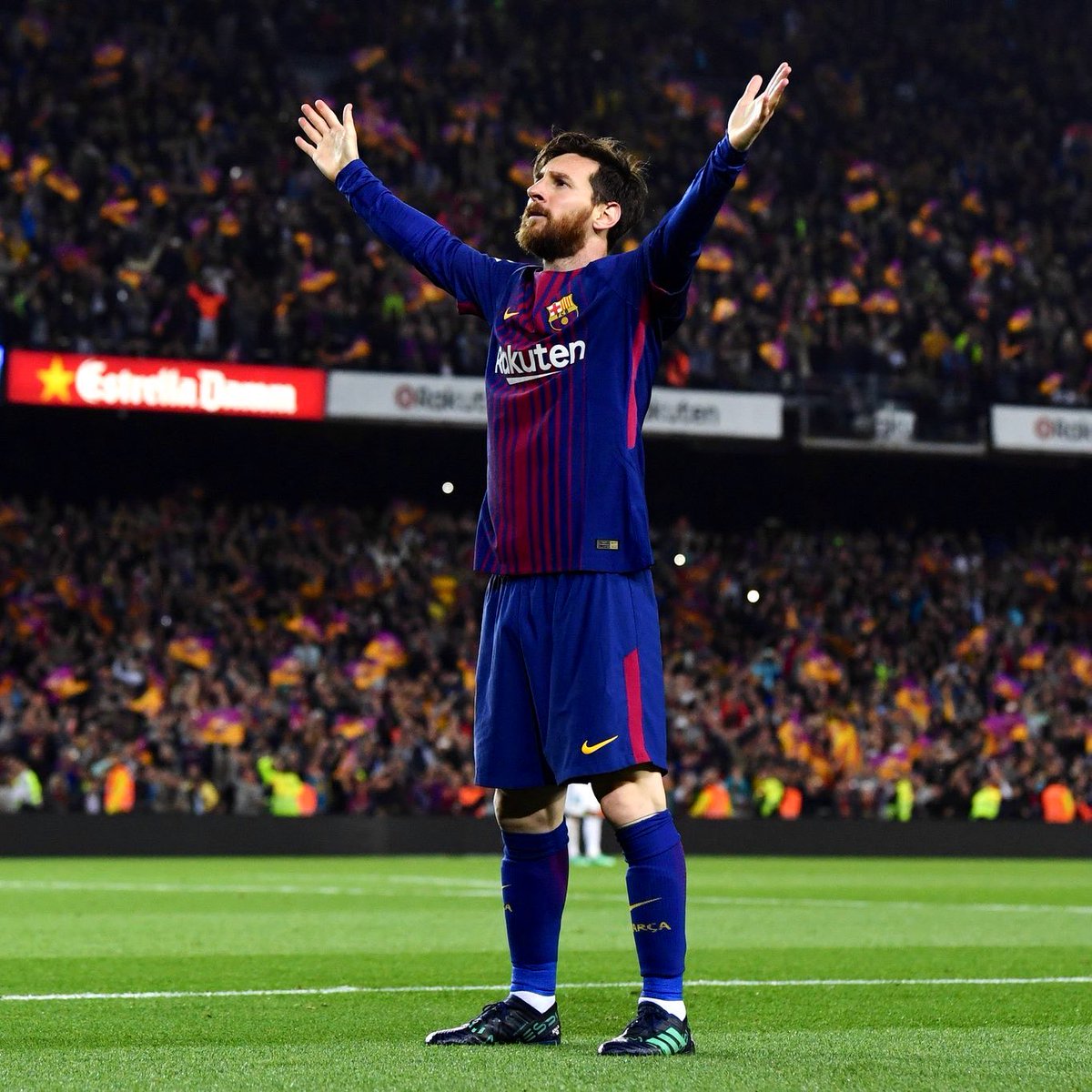 al_fian8's tweet photo. 👕 778 games
⚽️ 672 goals
🎯 305 assists
🏆 35 trophies
Farewell, Leo Messi.
#Graciasleo
#ThanksMessi https://t.co/CgzOhtdV9Z