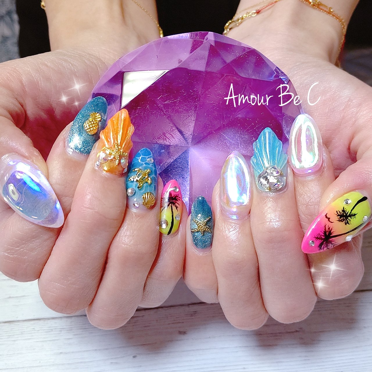 木屋町ネイルサロンamourbec 他店オフ無料 My Nail ブルーにネオンカラーもヤシの木も 人魚の鱗ネイル の立体感大好きでこの手触り体験してほしい どんなベースも1本350えん パウダーつけてツヤツヤにしてます フットもクーポン可 フットバス付 木屋町ネイルサロンamourbec 他店オフ無料 My Nail ブルーにネオンカラーもヤシの木も 人魚の鱗ネイル の立体感大好きでこの手触り体験してほしい どんなベースも1本350えん パウダーつけてツヤツヤにしてます フットもクーポン可 フットバス付