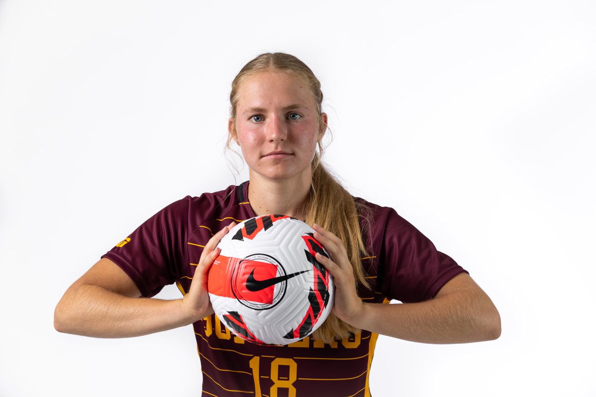 Wishing one of our newest #Gophers, <a href="/eoverberg9/">Elizabeth Overberg</a>, a happy birthday today! 

Can't wait to see what you bring to the team this season, E! 💪 #NCAASoccer