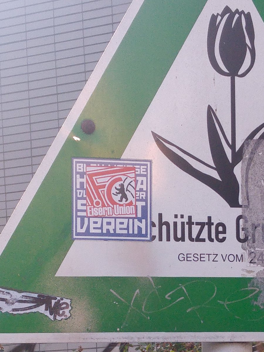 PolskiCalcioFan's tweet image. 32/n Neu. 'Rot-Weiss Powerteam', noch nie im Leben gesehen, 📸24.06.2021
/
33/n Alt. Mit #eisernunion, 📸19.07.2020
Beide sind eher rar.
#EiserneSticker und ja #StickerWars✌️