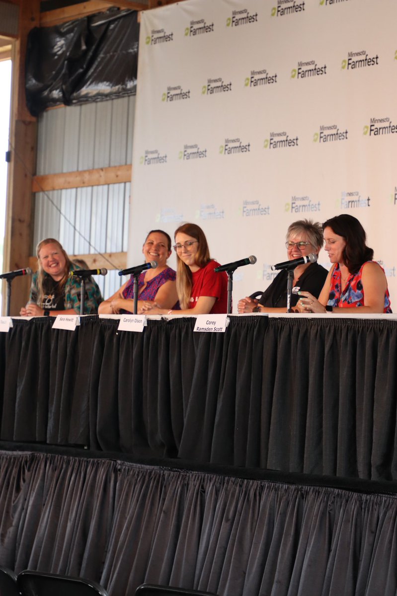 👀 we spy five amazing Farm Bureau leaders at the <a href="/MNFarmfest/">Minnesota Farmfest</a> Women in Ag panel!