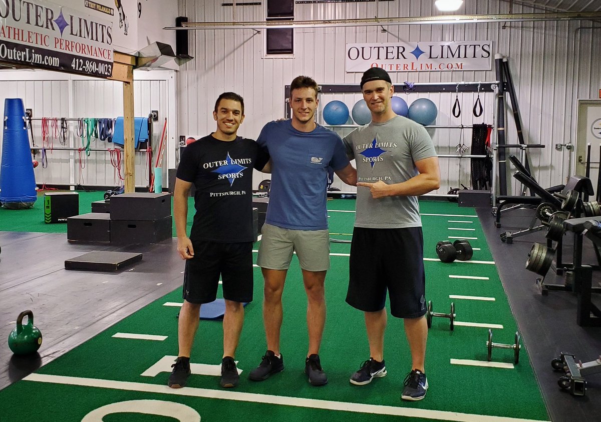 outerlim's tweet photo. #Duquesne got a beast ‼ Good luck at camp @samneill_ 💪🏈 @PRRamsTDClub @DuqFB https://t.co/D8ZJXZJQmg