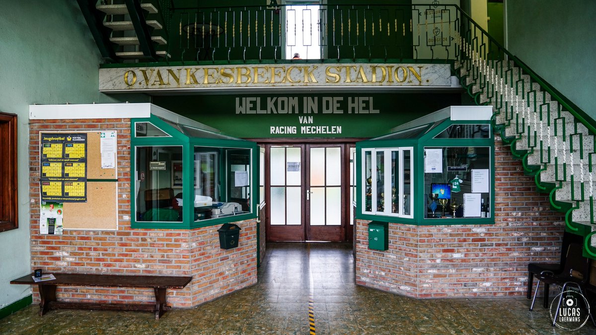 LucasLaermans's tweet photo. Gisteren met KVK Tienen nog eens naar het Oscar Vankesbeeck Stadion van @krcmechelen, mooier worden ze niet meer. 

https://t.co/P9HuoASIk5 https://t.co/ymjDjtSeuU