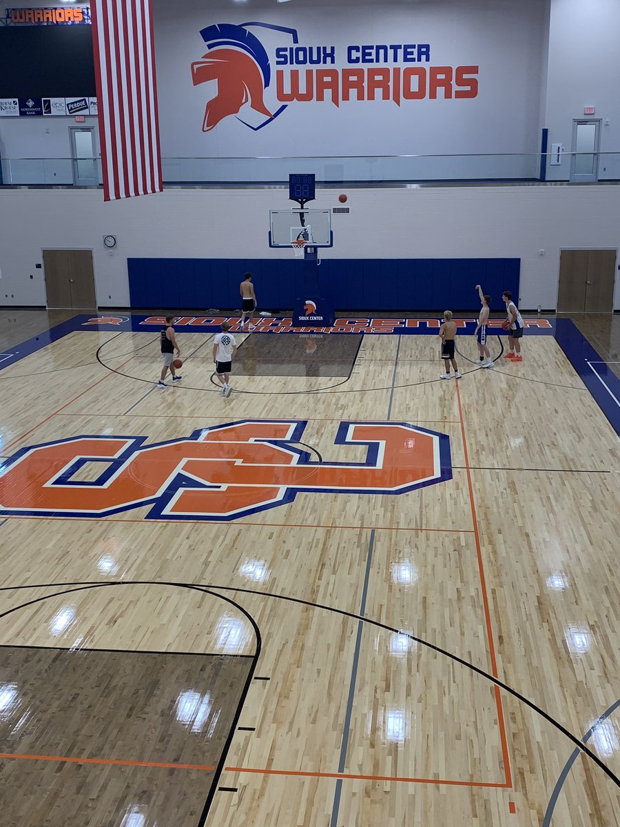 SCWarriorBball's tweet photo. First open gym in the new school!  What a blessing to be a Warrior!!  #warriorpride https://t.co/BmguvE0oVT