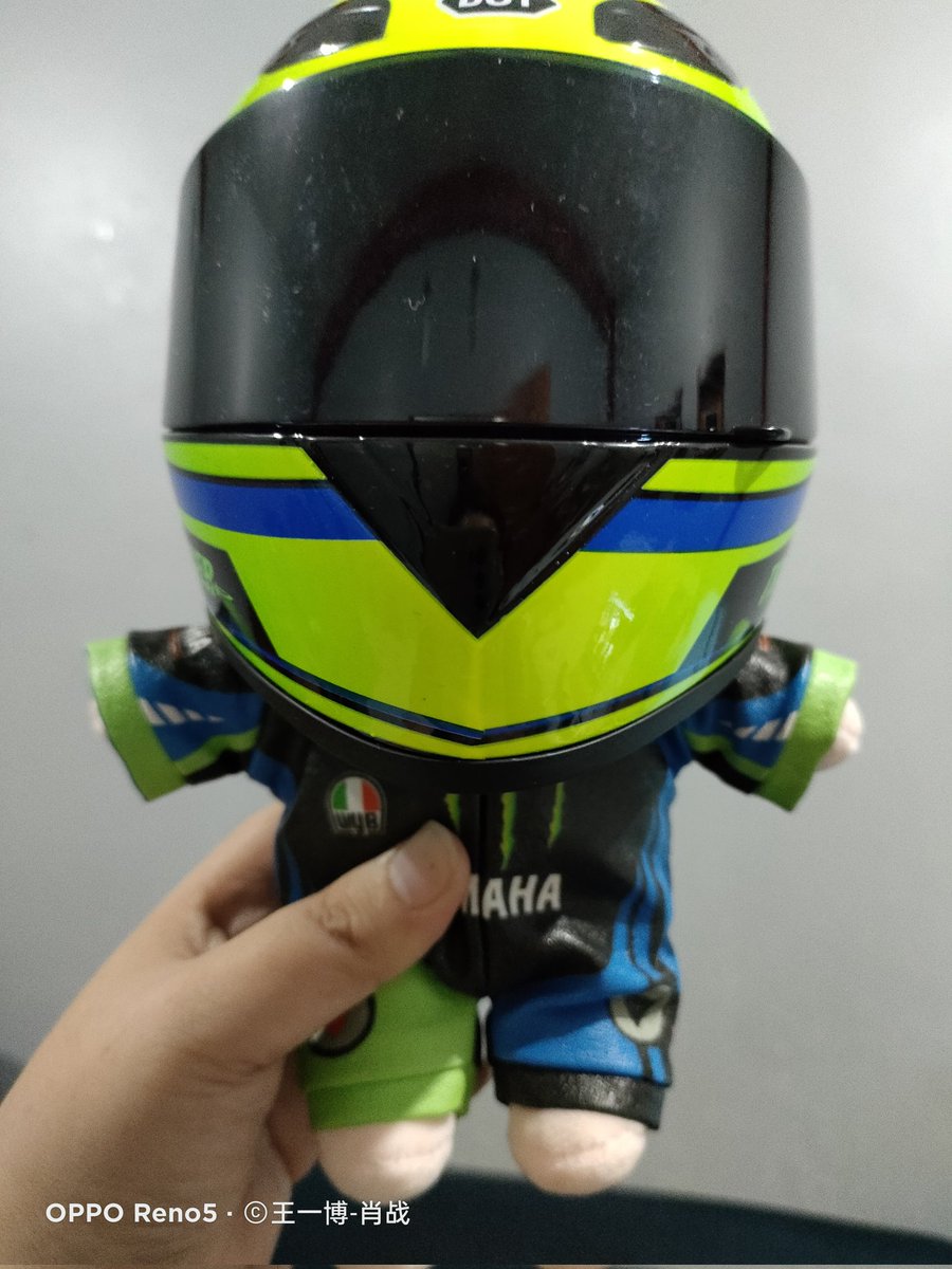 KayiXingPi's tweet photo. Lucuk bgt kak helm nya @turtles1823 tengkyu yaaa~ 😍😘💚 https://t.co/6kZKjLLA6X