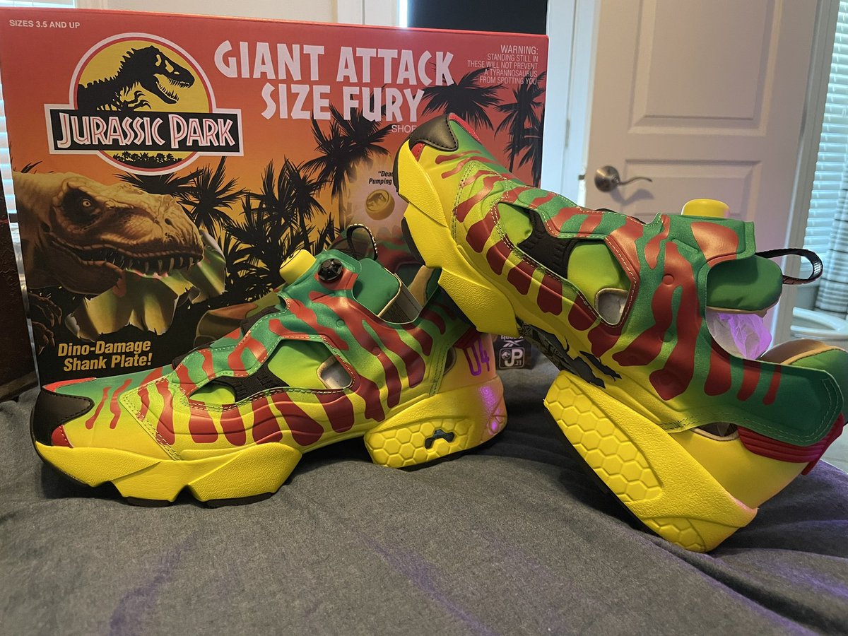 evankinney's tweet photo. THE DINOSAUR DRIP 😩💦🦖 https://t.co/LJGrmroTjK