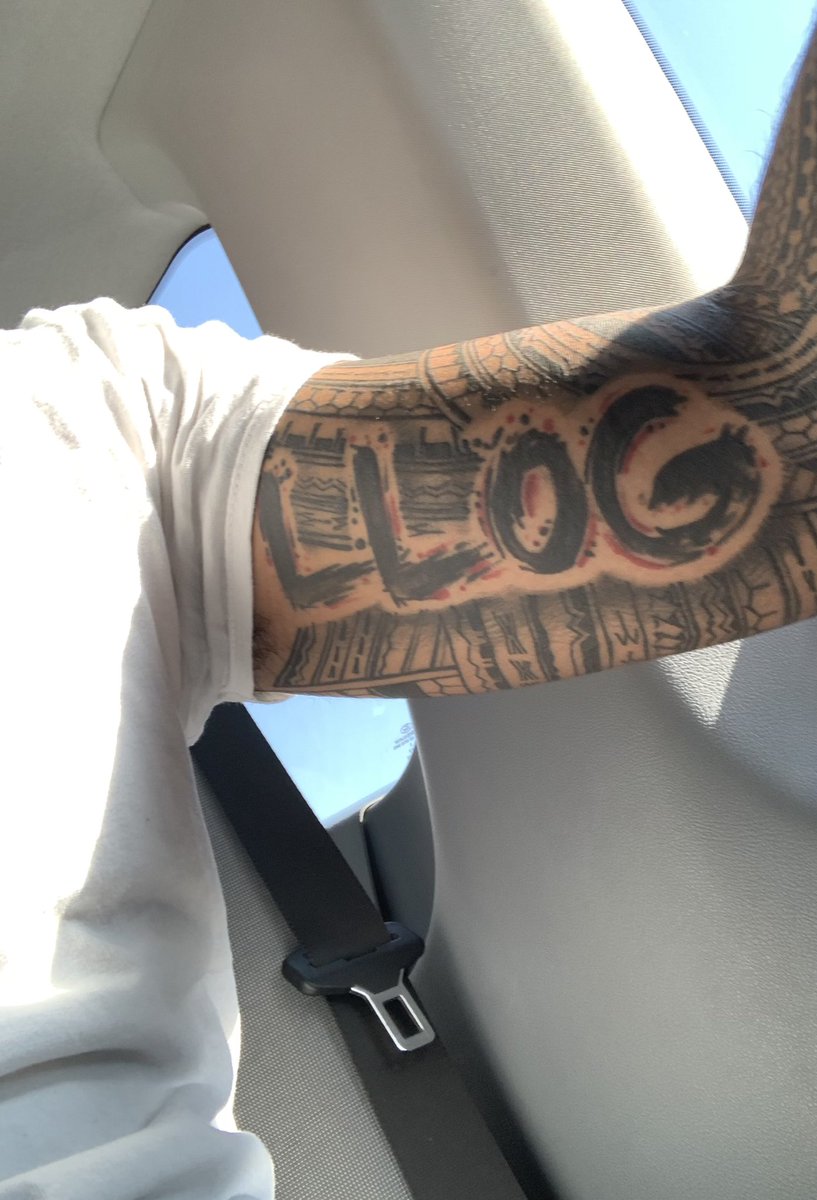 €T🧤 tweet media