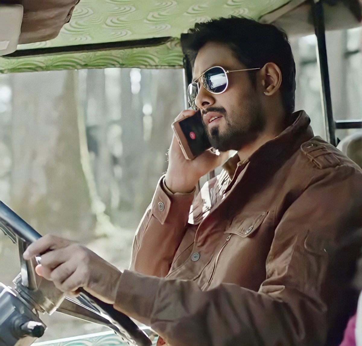 tweetsofThara's tweet image. #Aariarmy can I get 30 cmts in 3mins 
@Aariarujunan