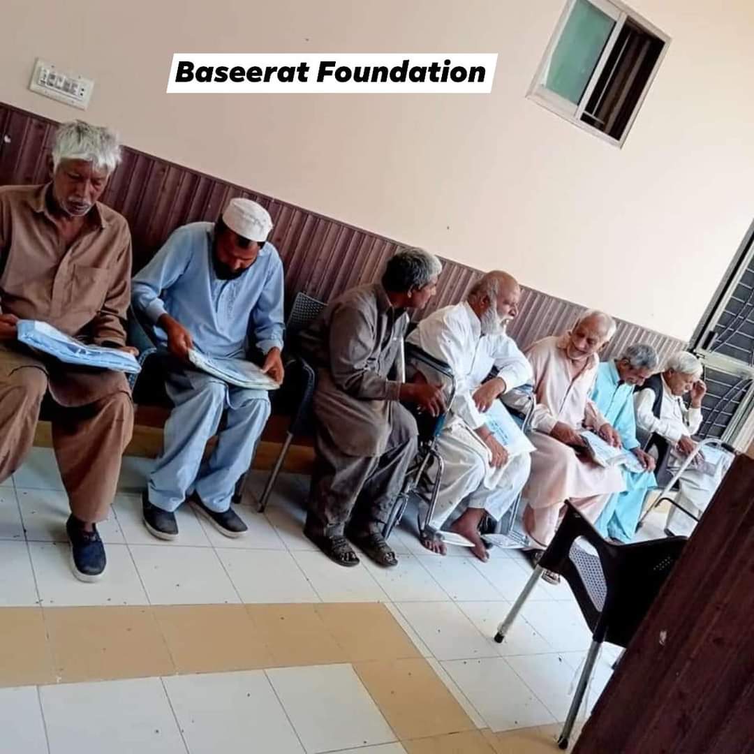 BaseeratFdnPk's tweet photo. 'The best kind of lessons are the ones you learn from experience' 🥰❤️

Baseerat Foundation visited an Old Home in Sialkot and spent cheerful time with the elderly living there. https://t.co/jBwzbcGwoa