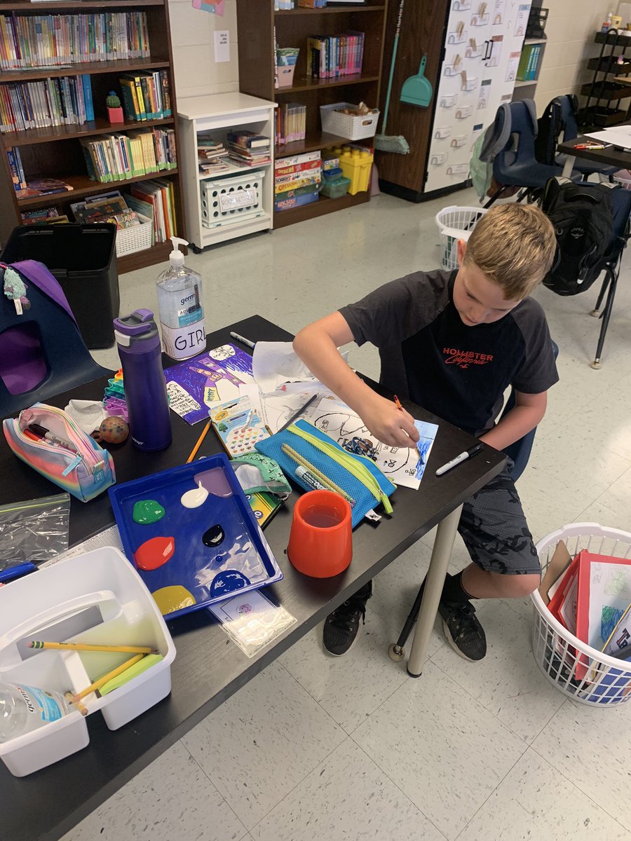 MrsMillerin4th's tweet photo. We got very artsy today with Autobiography Maps to hang up around our room. Our students even got to paint their final copy on a canvas 🎨 @TrittSTEAM #directeddrawing https://t.co/jGaMcXzjlq