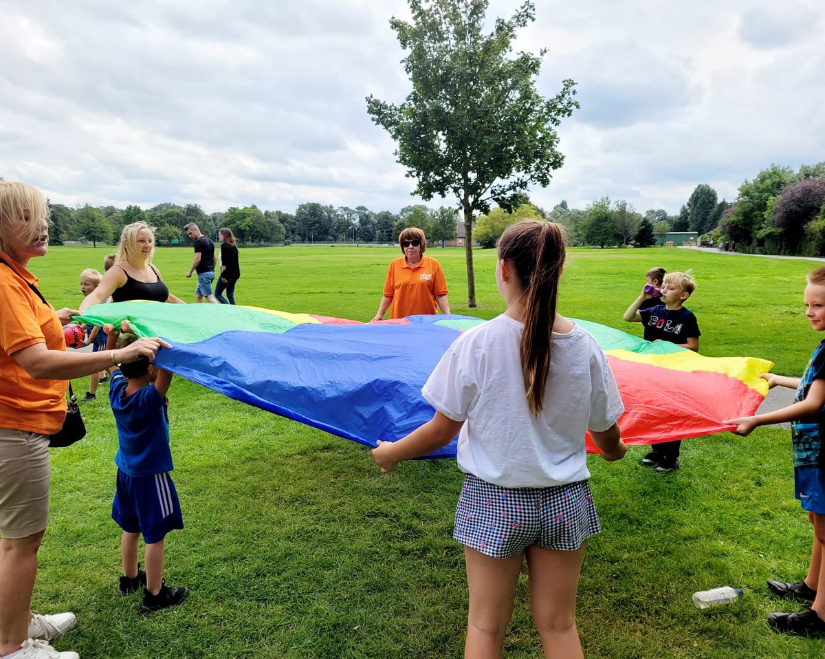 HStartnwkent's tweet photo. Todayโs family funday
#homestartuk
#Kentmessenger
#dartfordcommunity
#dartfordtogether
#welovedartford
#instagood
#ukcharity
#givealittlelove
#volunteeringisfun
#togetherwecanmakeadifference #becausechildhoodcantwait
#HomeStartVolunteer #VolunteersWeek #HeartofHomeStart https://t.co/kiEYpCq81v