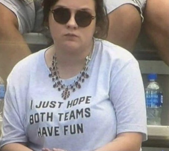 Markememes's tweet photo. When two of your twitter homies arguing https://t.co/8RS7qgOTrV