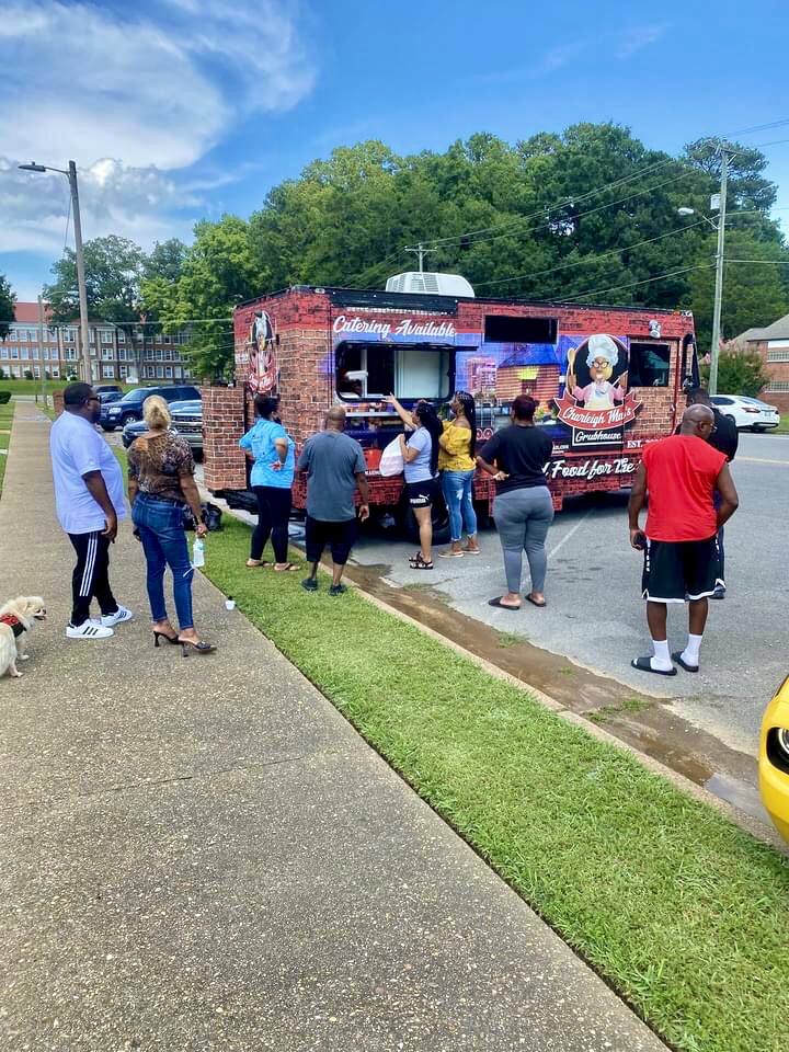 CMGrubhouse's tweet photo. A HUGE thank you to all who came out and supported our grand opening last weekend! We are so blessed to be able to carry on the delicious recipes from our family, and we know we would be makin' grandma proud! 💖 https://t.co/DRMXedJpTu