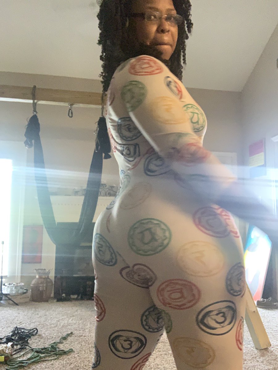 beautifulenigm3's tweet photo. Working from home. https://t.co/MDb0NxTzyN