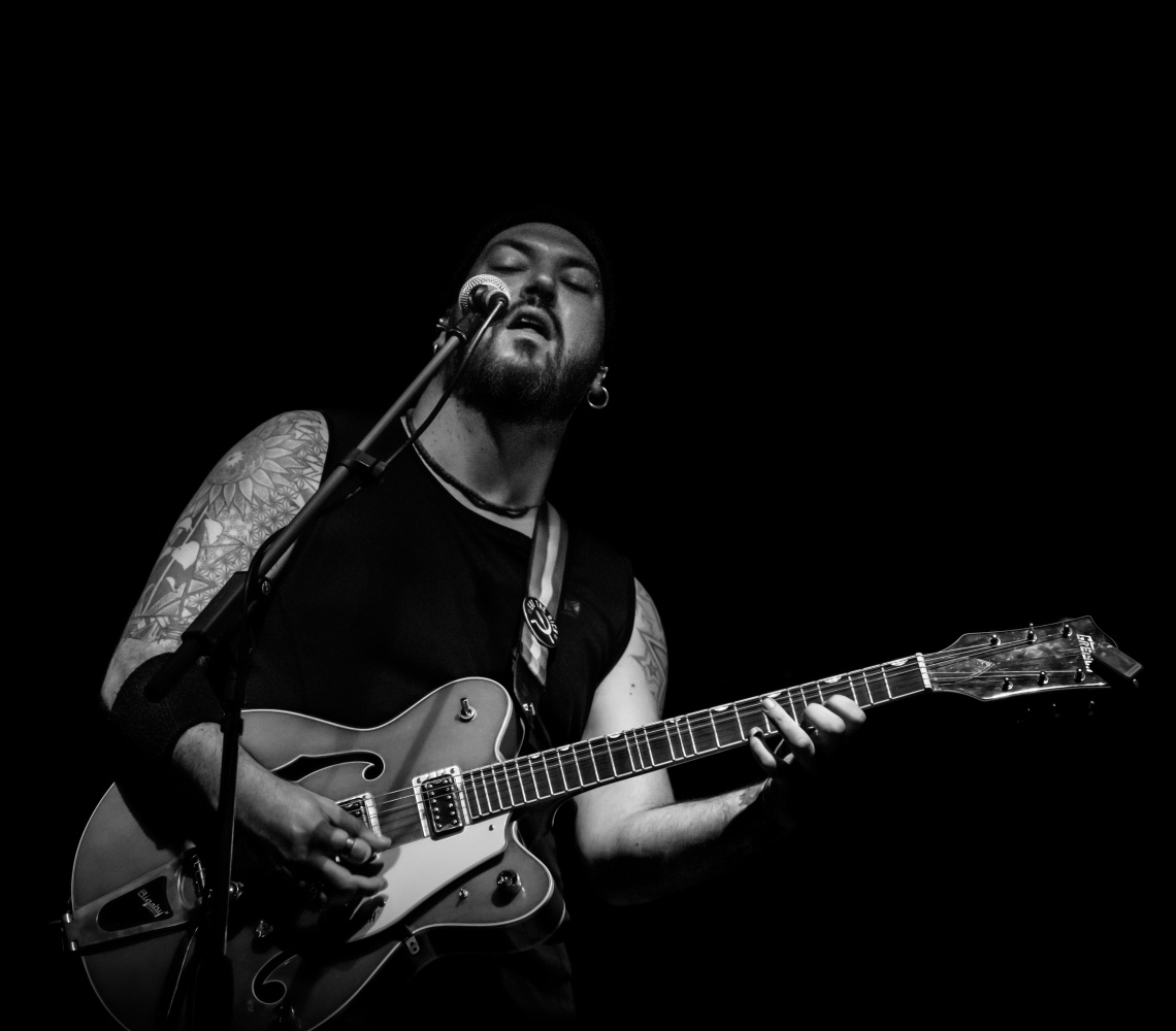 Baildsa's tweet photo. Into the black.
10/7/2021
Sputnik Festival
Athens
Click by Proxima Estacion Esperanza
#baildsa #live #show #concert #festival #festivalphotography #photography #athens #thiseio #sputnik #summer #gretschguitars #microtonalguitar #microtonal #guitar #guitarplayer #guitarporn https://t.co/bresTkcYXi