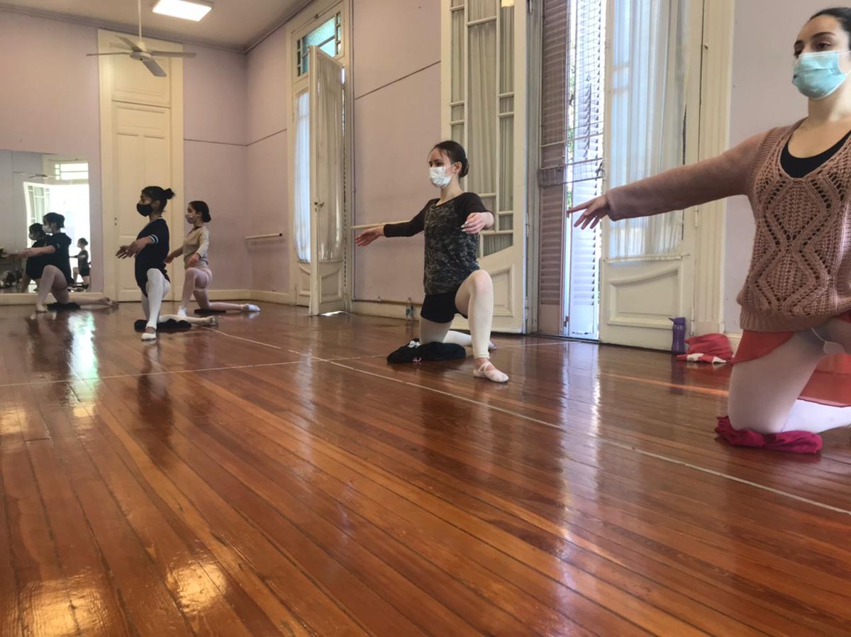 nancycappelloni's tweet photo. Esta semana volvieron las clases presenciales en los espacios educativos, culturales y deportivos de @sanmartingob, con todos los protocolos.

También retomamos las actividades saludables en las plazas, como yoga, caminata y movimiento articular. 

¡Te esperamos! https://t.co/rfAdjybCdi