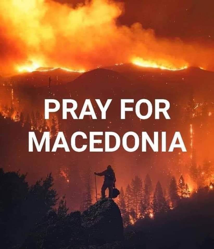 gievskam's tweet photo. 🥺😔😪
Please god make it stop...we are a small and poor country with no resources at all..fires are everywhere and this catastrophe has already struck the first victim 😢
🙏🙏🙏 give us some rain..
#Macedonia 
#PrayForMacedonia https://t.co/CJT2KStGXg