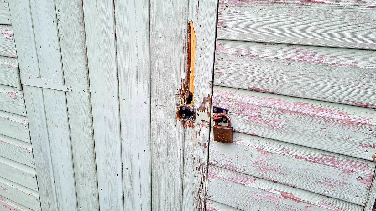 NelsonSave's tweet image. Tis with a heavy heart that we report a burglary at the allotments last Tuesday. We appeal to anyone that has CCTV in the area or saw anything suspicious to please contact the police.😔
TIA.