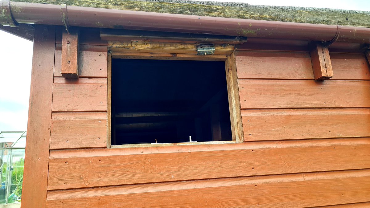 NelsonSave's tweet image. Tis with a heavy heart that we report a burglary at the allotments last Tuesday. We appeal to anyone that has CCTV in the area or saw anything suspicious to please contact the police.😔
TIA.