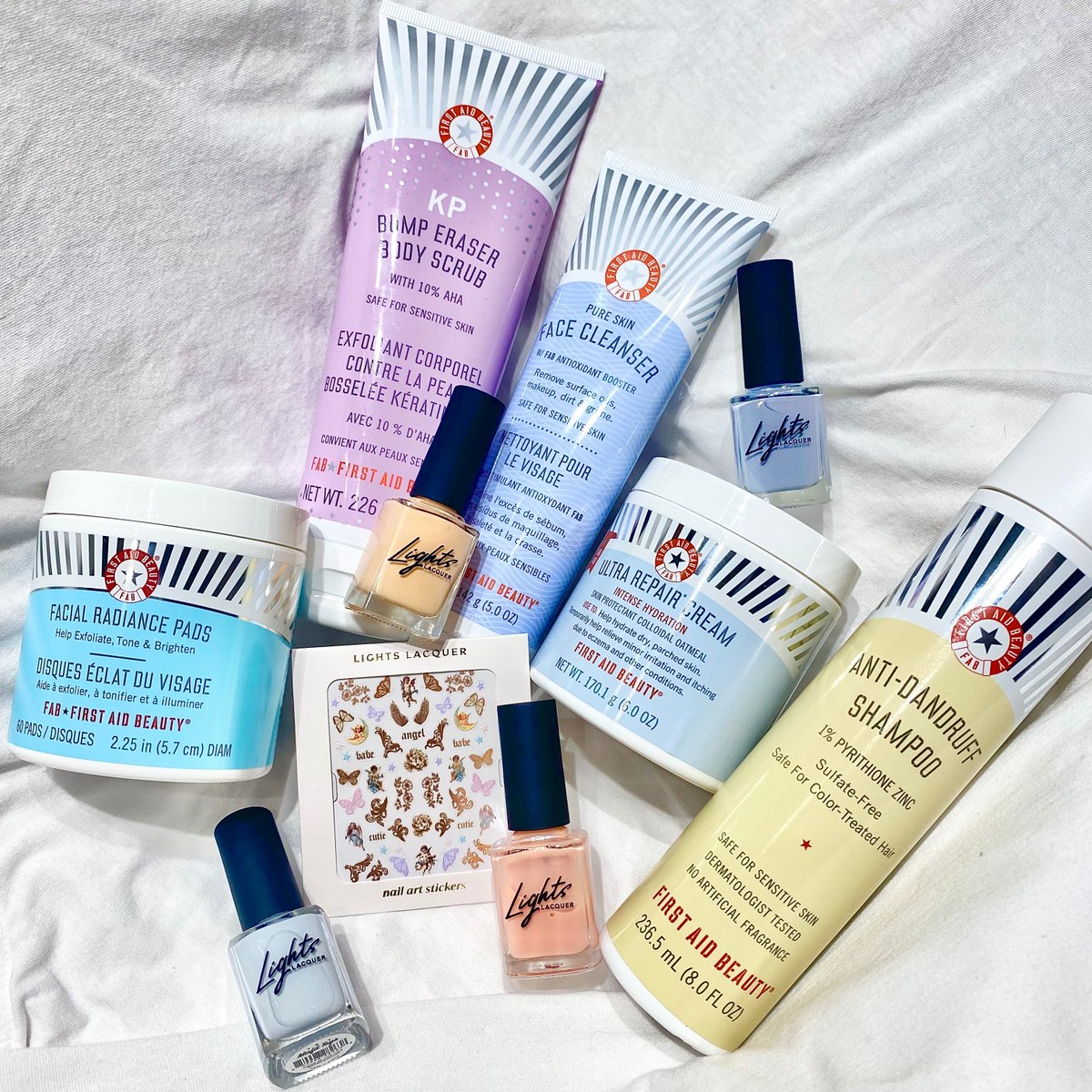 LightsLacquer's tweet photo. We’ve teamed up with our besties at @FirstAidBeauty  to give 2 lucky winners everything they need to glow up from head-to-toe!💅 Win a FAB skin routine &amp; a $200 @lightslacquer gift card!

To enter:
✨ Follow @firstaidbeauty &amp; @lightslacquer
✨ Like &amp; RT this post 
✨ Tag a friend https://t.co/TwThcA95mQ