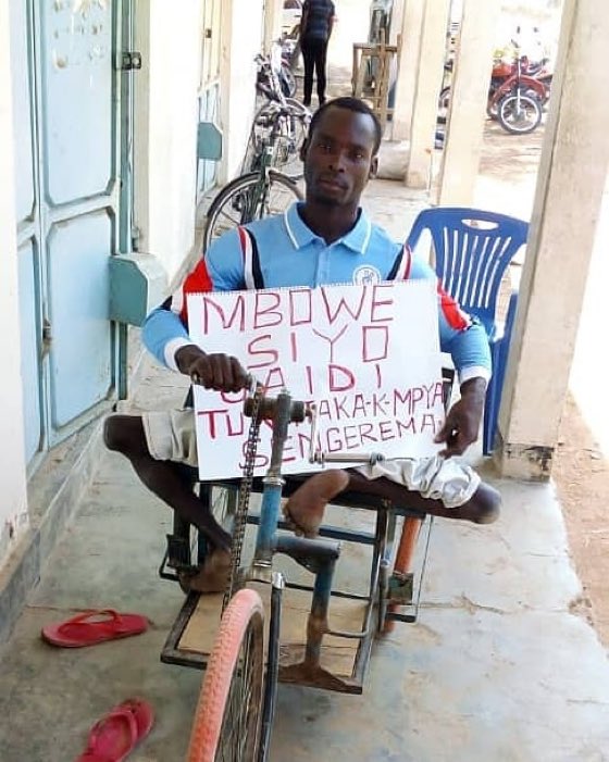 juvenal_shirima's tweet photo. Retweets 1000 kwa heshima ya huyu kamanda kwa kusimamia ukweli kwamba #MboweSioGaidi https://t.co/VUj28yASEE