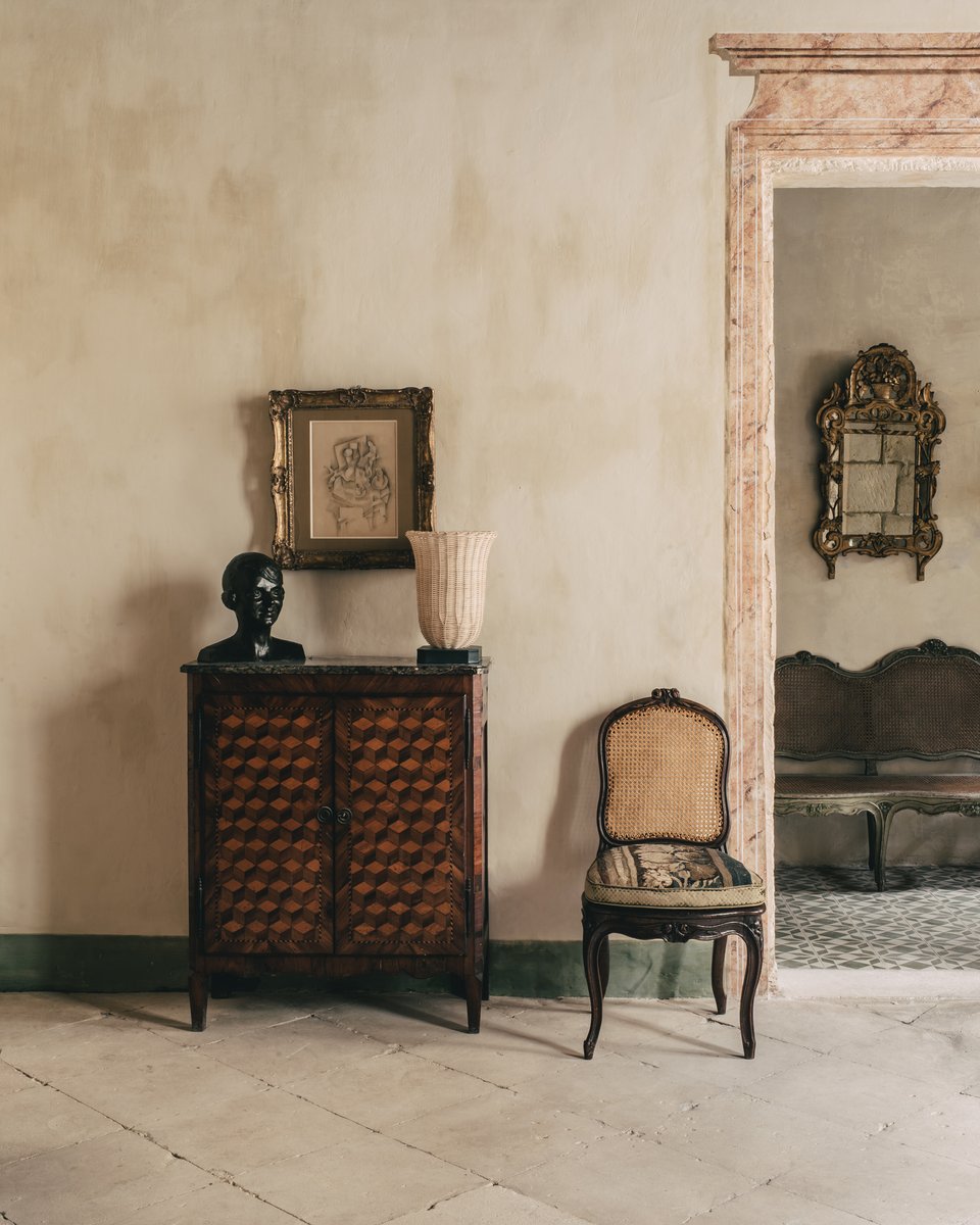 Atelier Vime was created by partners Benoit Rauzy and Anthony Watson to revive the willow-weaving history of a Provençal house.

A Provençal Narrative. From Cereal Volume 18, 2019.

readcereal.com/a-provencal-na…